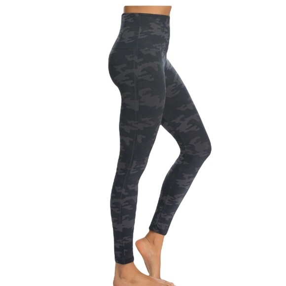 SPANX Look at Me Now Seamless Camo Leggings Size S - Picture 2 of 4